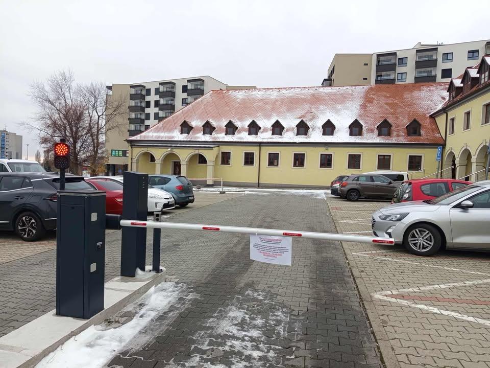 V utorok budeme osádzať vianočný stromček